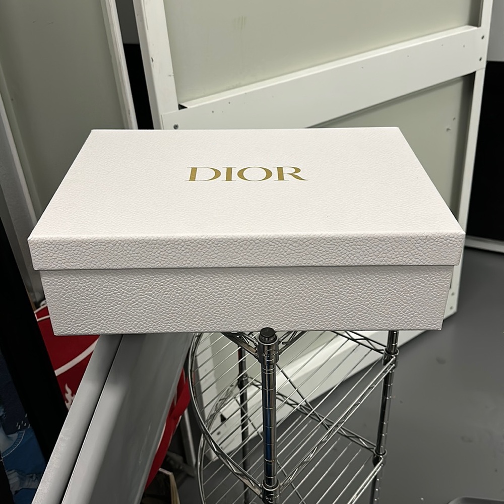 Dior box